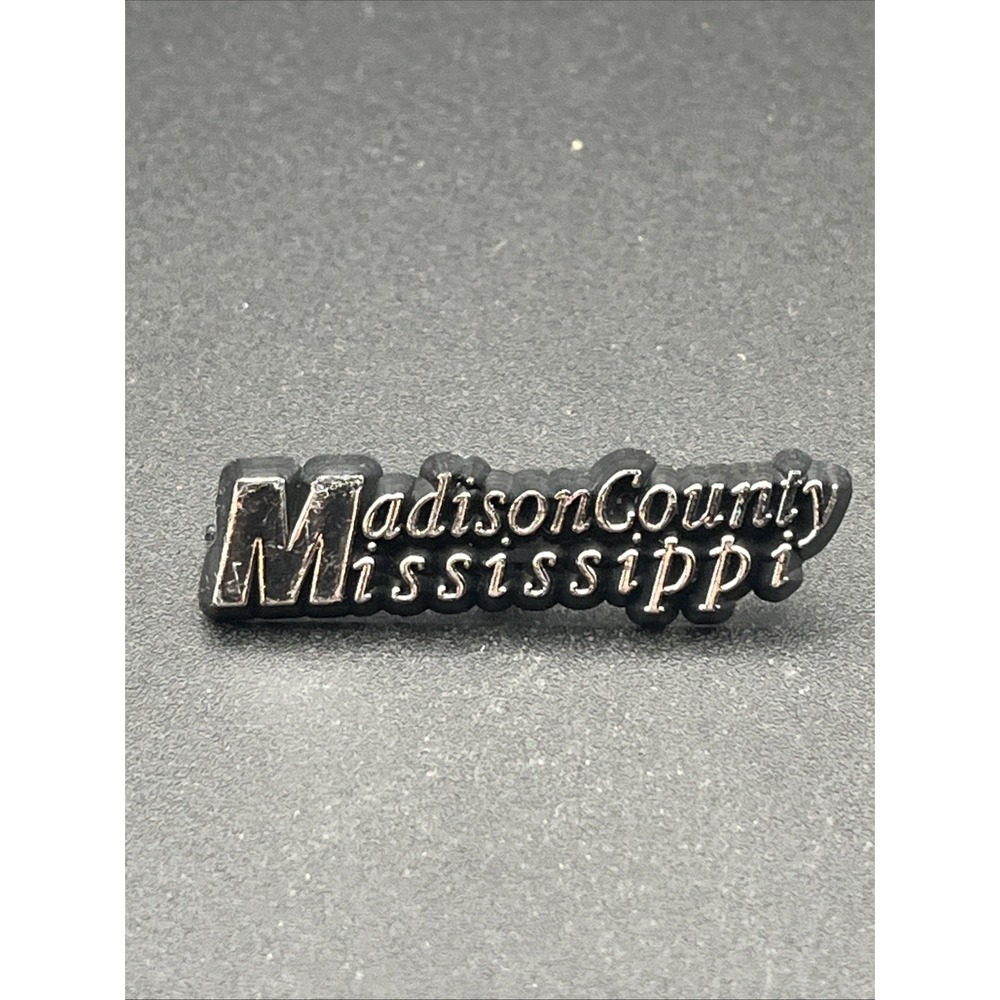 Vintage State Of Mississippi Madison County USAโ Plastic Lapel Hat Pin